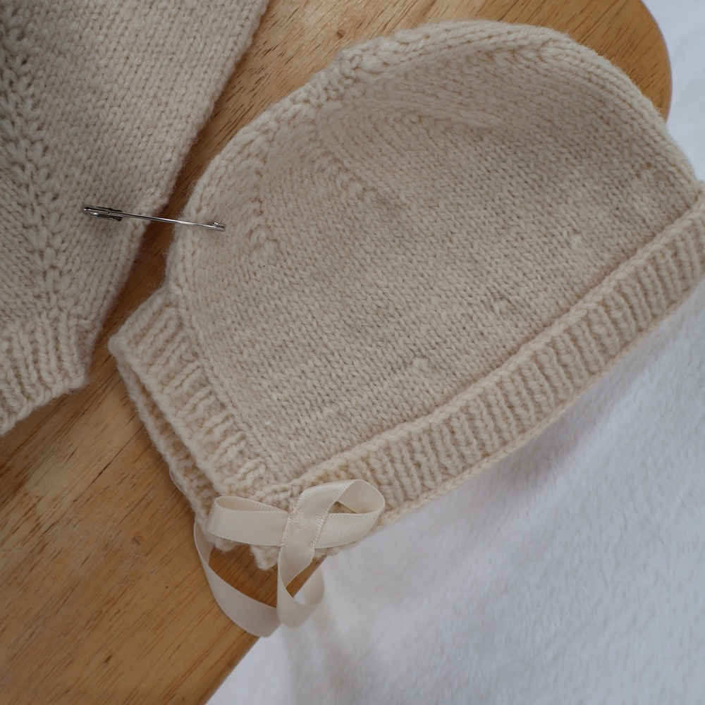 Handmade Knit Cardigan Bonnet Set Baby Unisex Size 0-3M Cream Heirloom Heritage - Picture 5 of 6